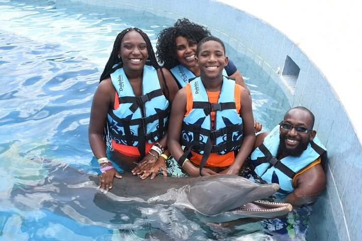 Private Rountrip Transfer Punta Cana Airport to Hotels Bayahibe - Photo 1 of 7